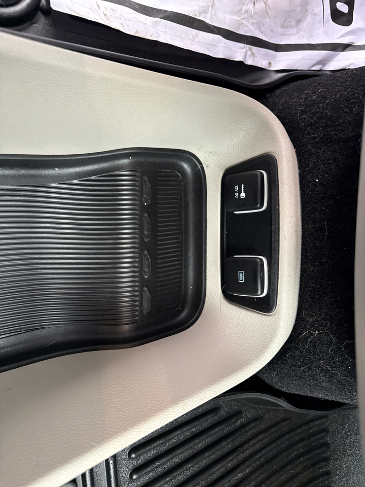 Chrysler Pacifica Touring-L Plus FWD 2017