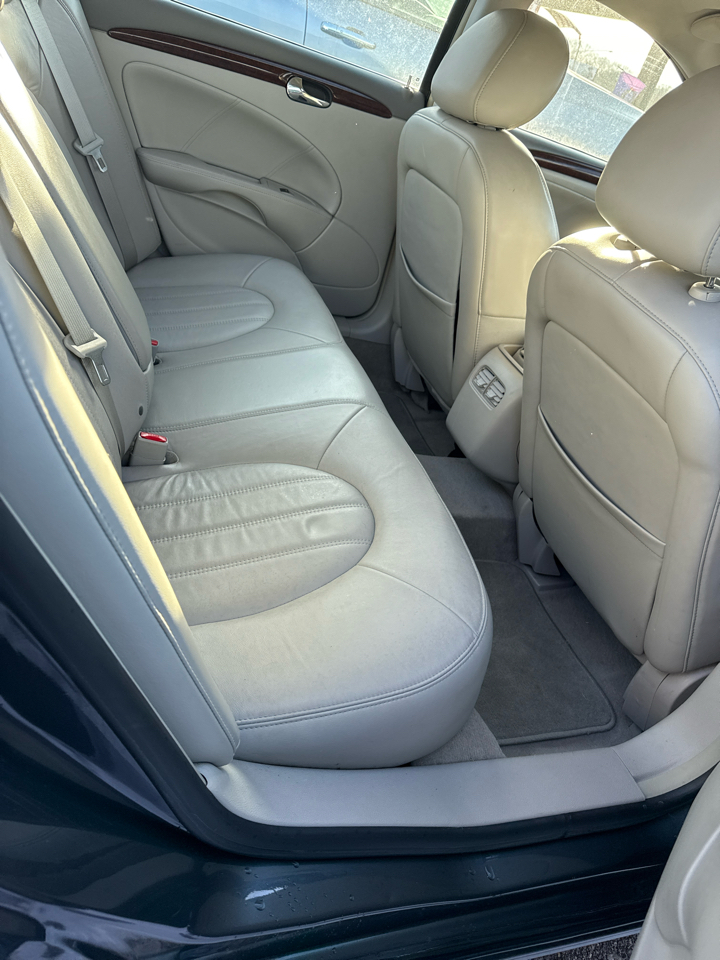 Buick Lucerne 4dr Sdn CXL 2011