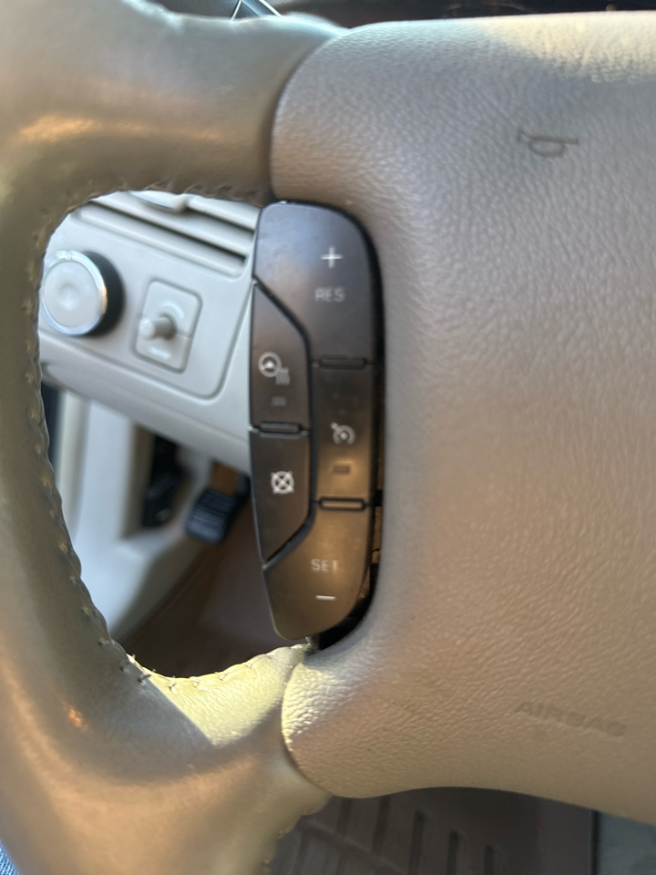 Buick Lucerne 4dr Sdn CXL 2011