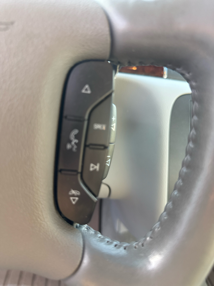 Buick Lucerne 4dr Sdn CXL 2011