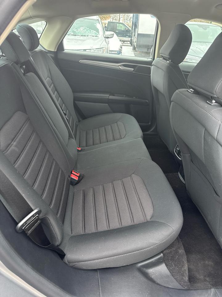 Ford Fusion SE FWD 2020