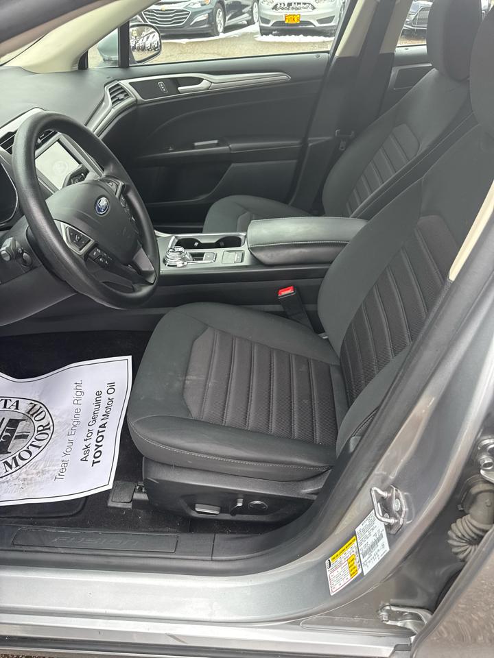 Ford Fusion SE FWD 2020