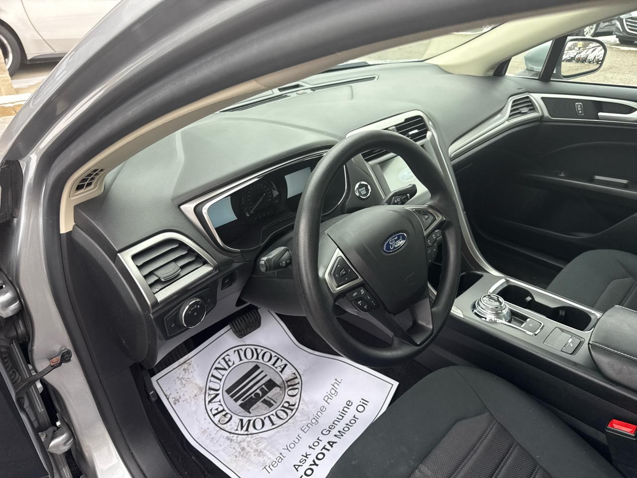 Ford Fusion SE FWD 2020