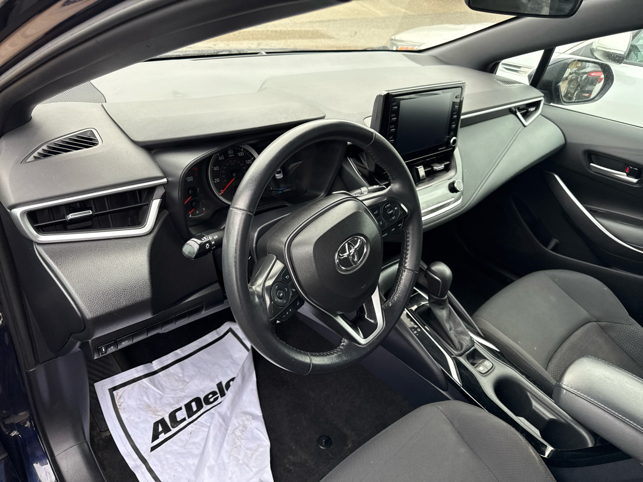 Toyota Corolla SE Nightshade CVT (Natl) 2022