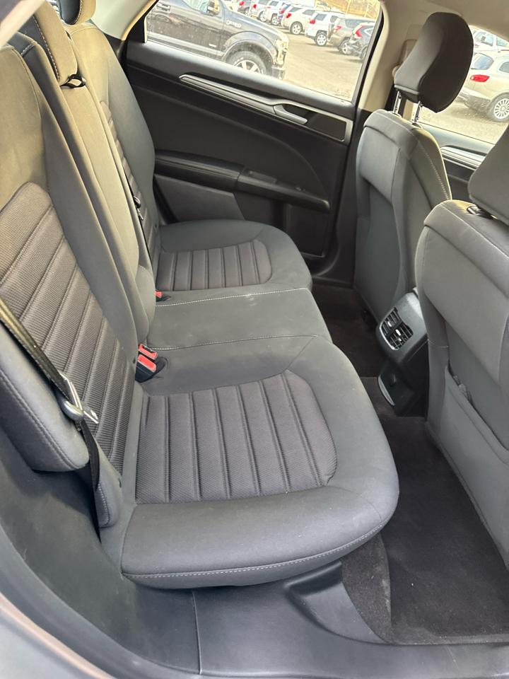 Ford Fusion SE FWD 2020