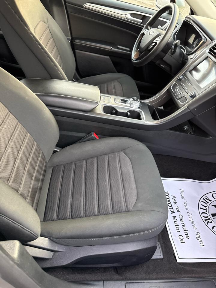 Ford Fusion SE FWD 2020