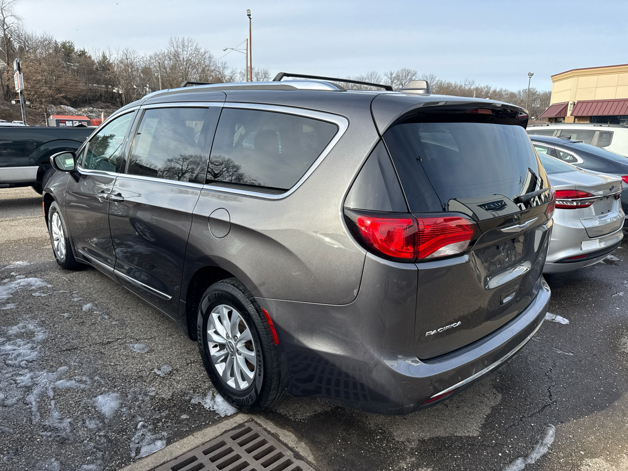 Chrysler Pacifica Touring L FWD 2018
