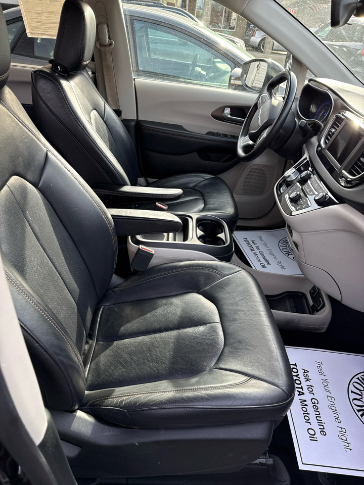 Chrysler Pacifica Touring L FWD 2018