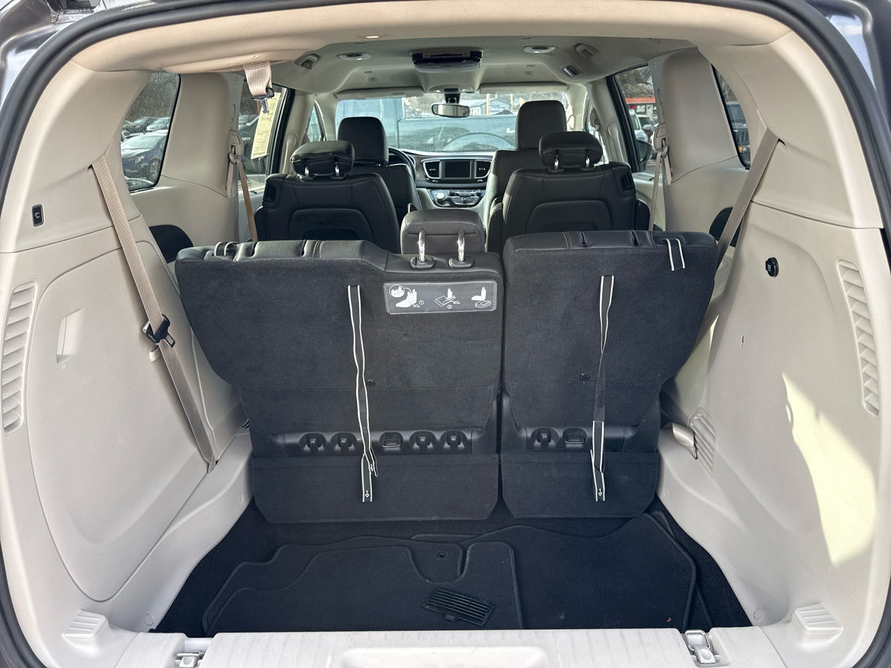Chrysler Pacifica Touring L FWD 2018