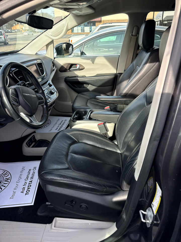 Chrysler Pacifica Touring L FWD 2018