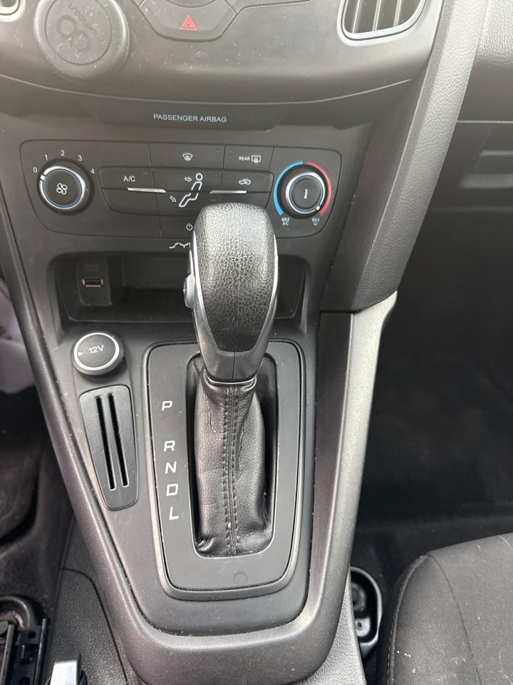 Ford Focus SE Sedan 2017