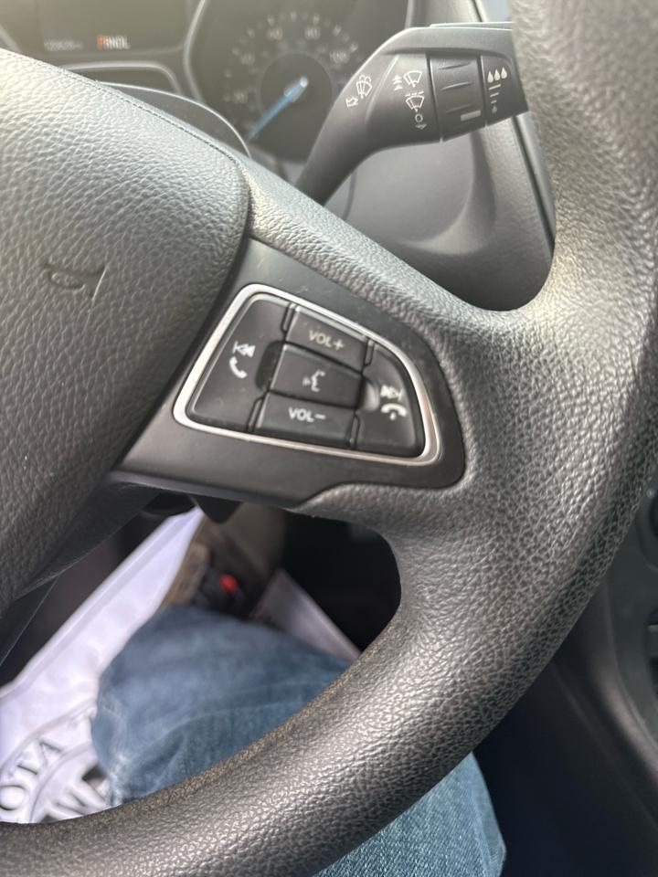 Ford Focus SE Sedan 2017