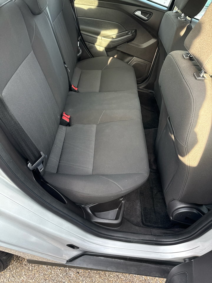 Ford Focus SE Sedan 2017