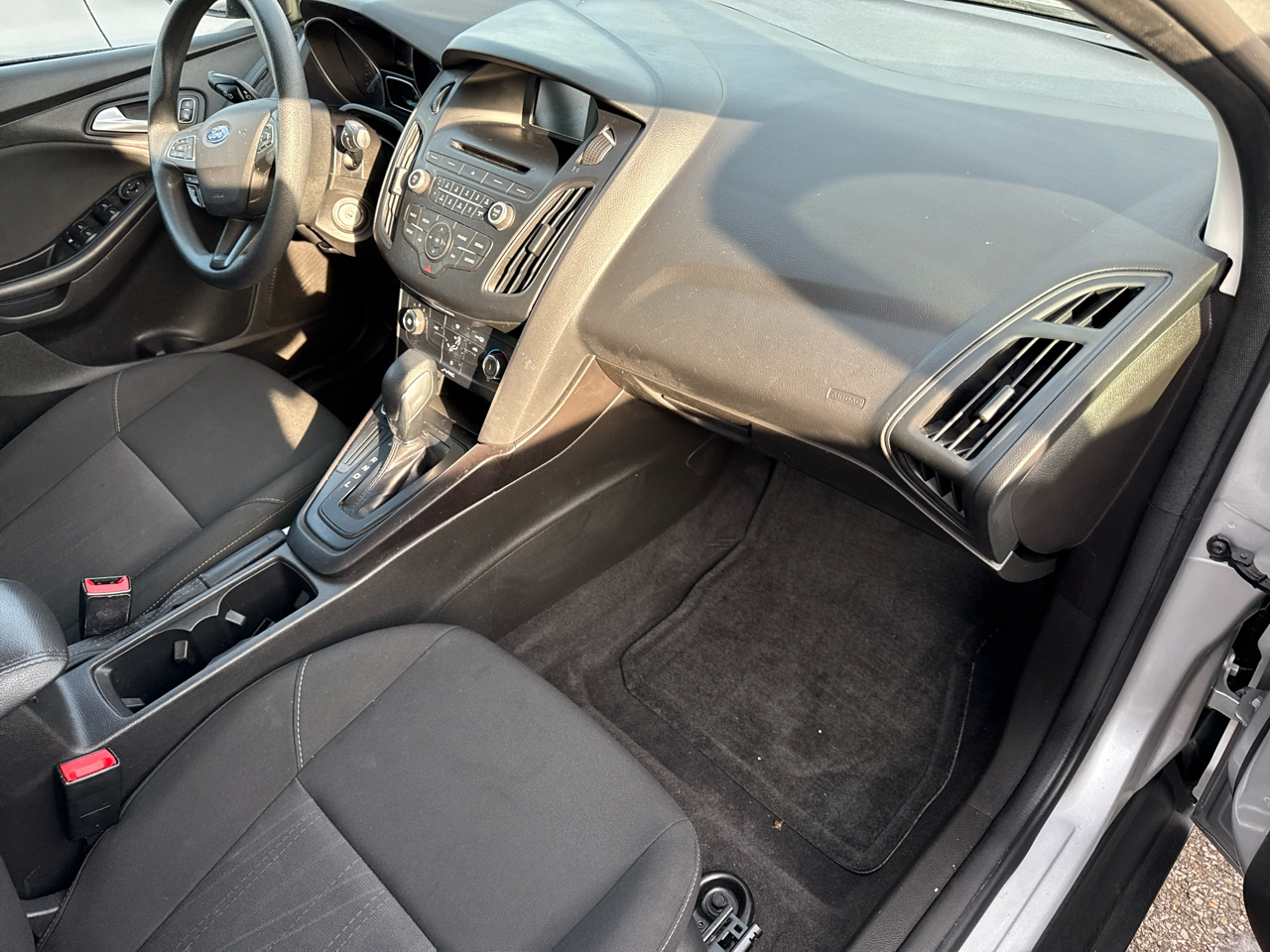 Ford Focus SE Sedan 2017