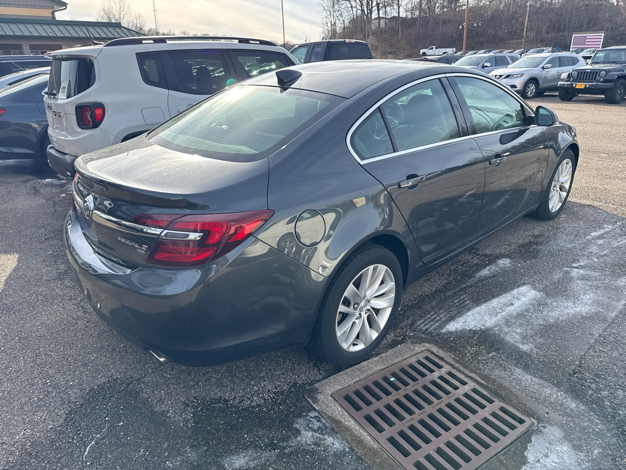 Buick Regal 4dr Sdn Premium II AWD 2017