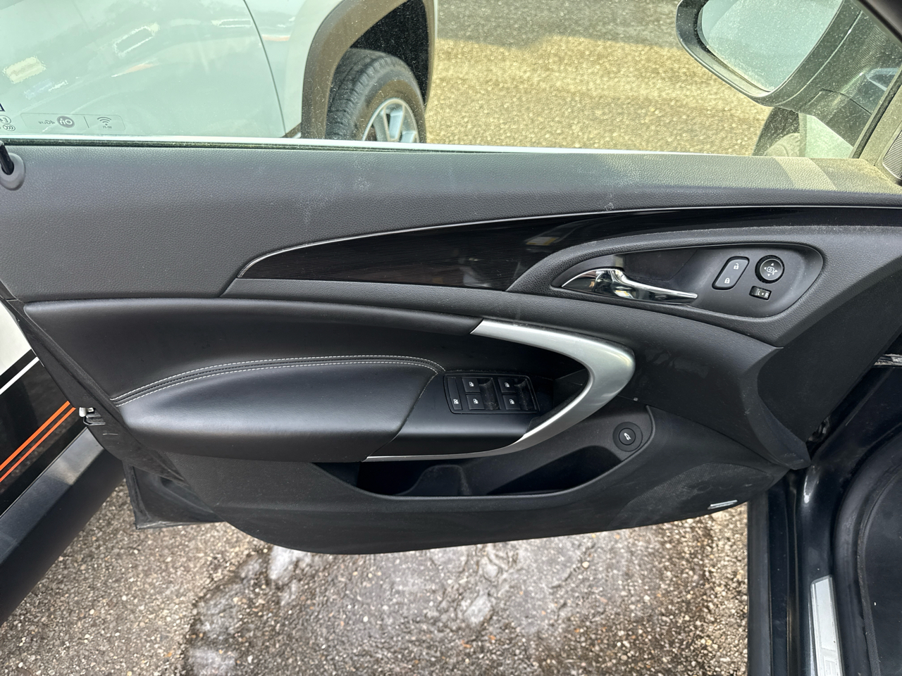 Buick Regal 4dr Sdn Premium II AWD 2017