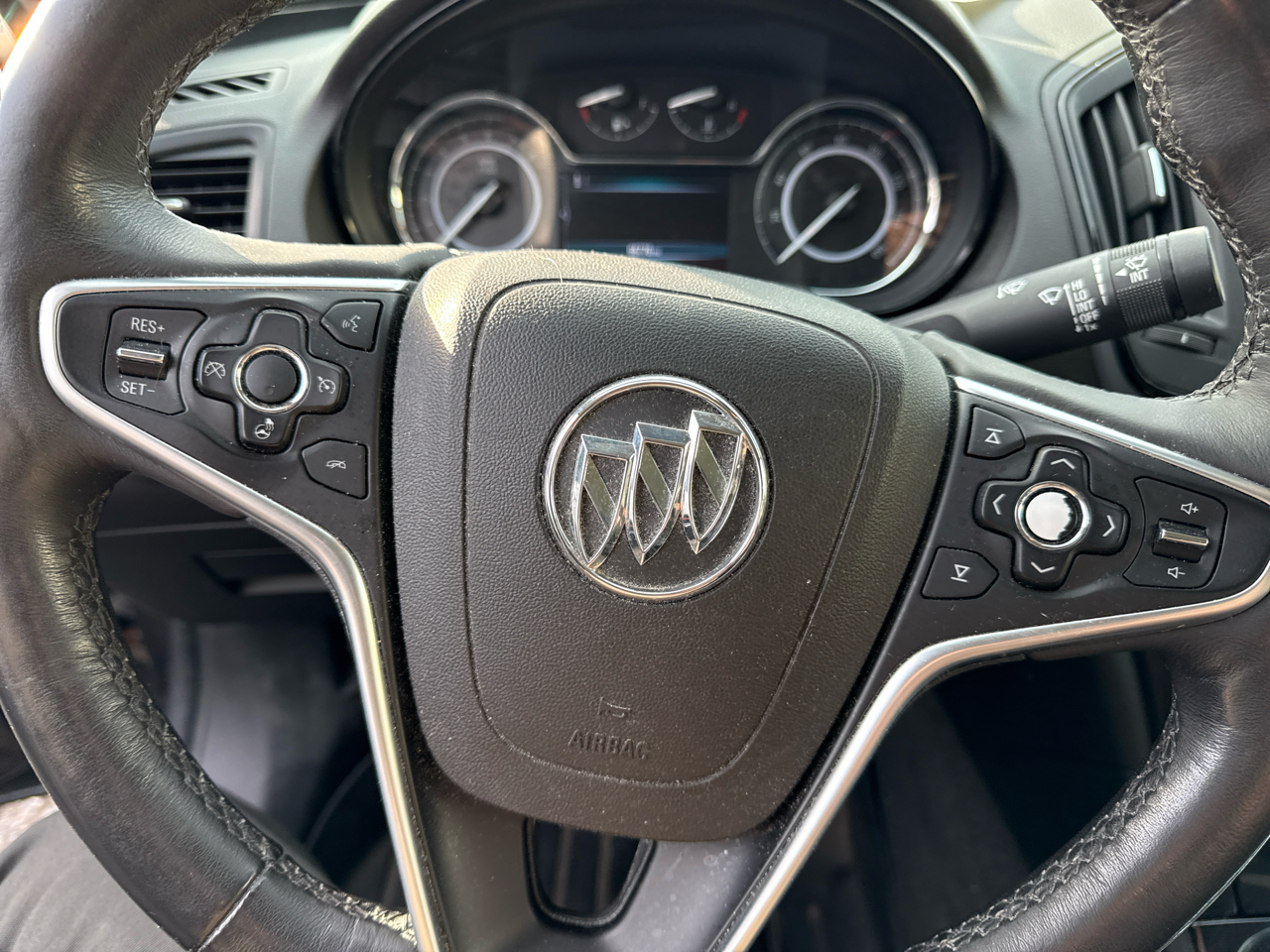 Buick Regal 4dr Sdn Premium II AWD 2017