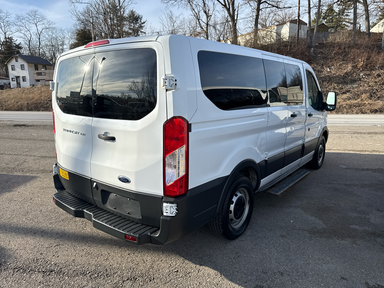 Ford Transit Wagon T-150 130" Low Roof XLT Swing-Out RH Dr 2017