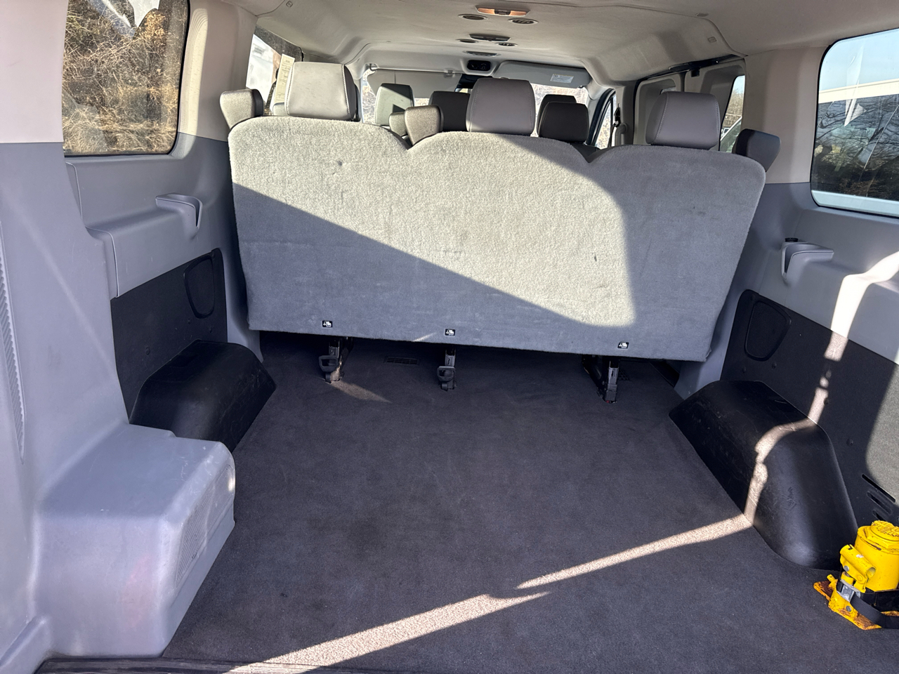 Ford Transit Wagon T-150 130" Low Roof XLT Swing-Out RH Dr 2017