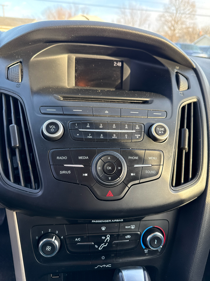 Ford Focus 4dr Sdn SE 2015