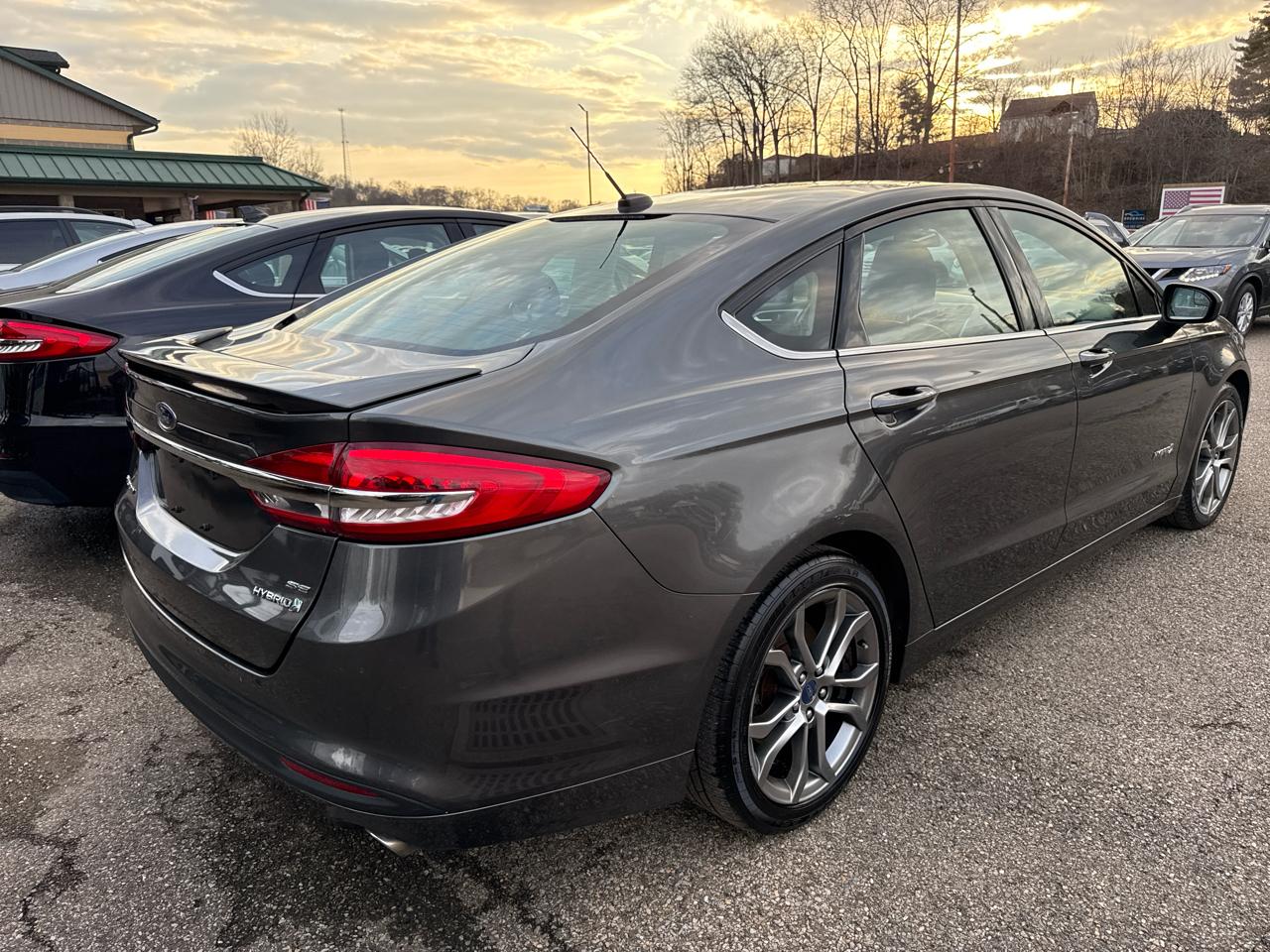 Ford Fusion Hybrid SE FWD 2017