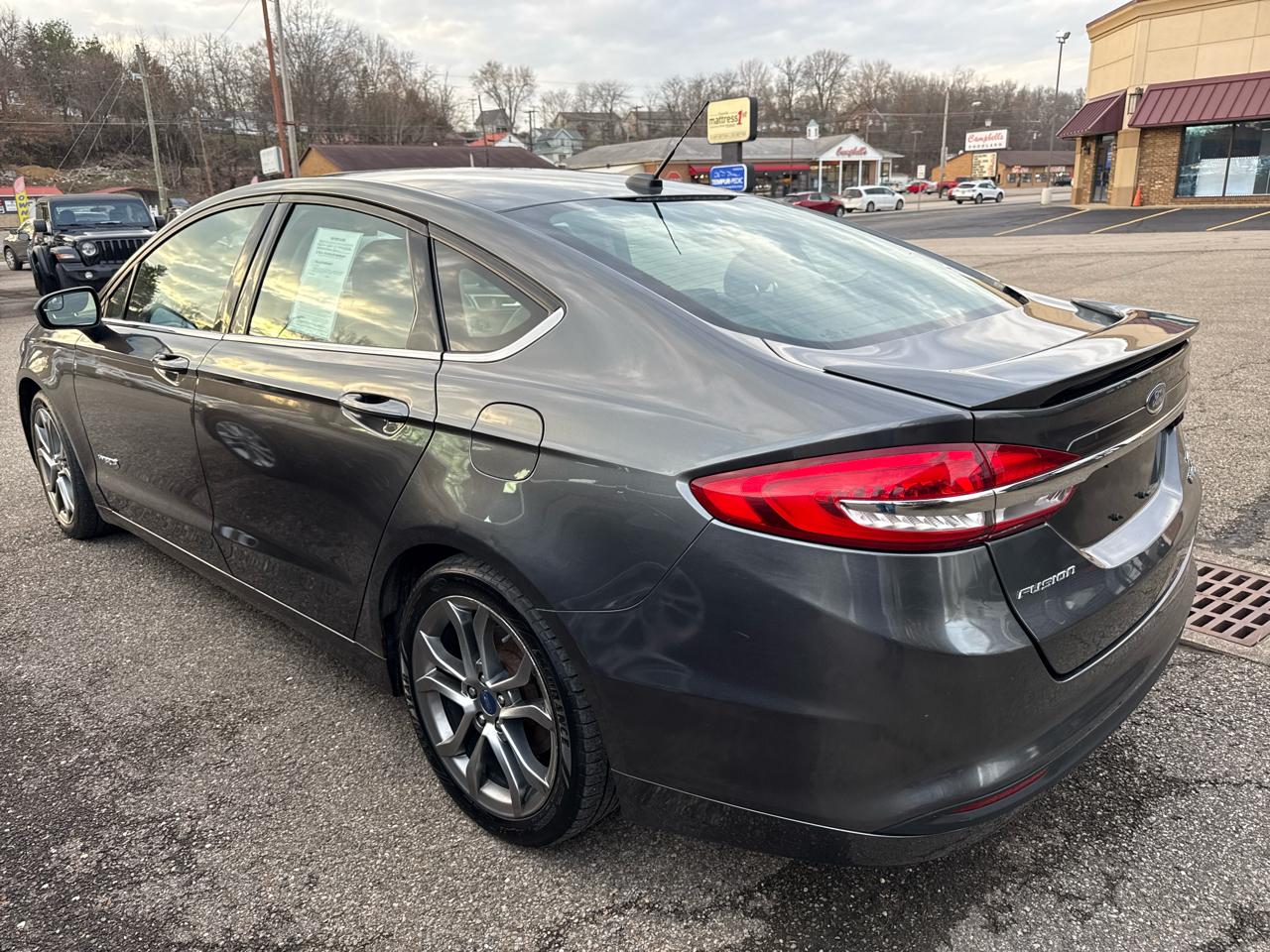 Ford Fusion Hybrid SE FWD 2017