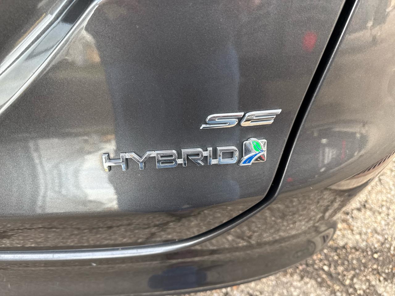 Ford Fusion Hybrid SE FWD 2017