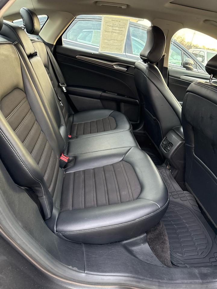 Ford Fusion Hybrid SE FWD 2017