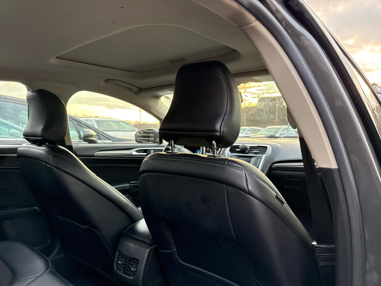 Ford Fusion Hybrid SE FWD 2017