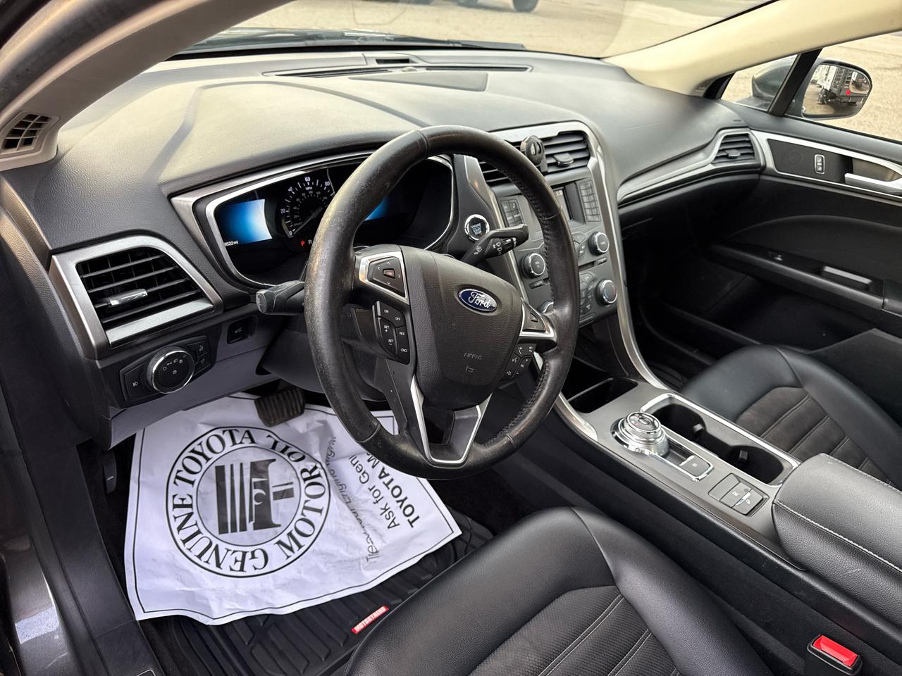 Ford Fusion Hybrid SE FWD 2017