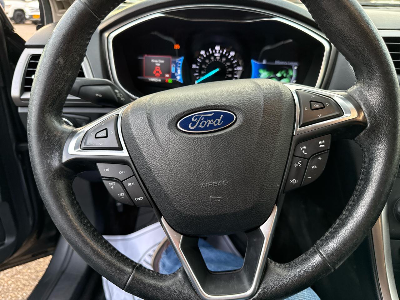 Ford Fusion Hybrid SE FWD 2017