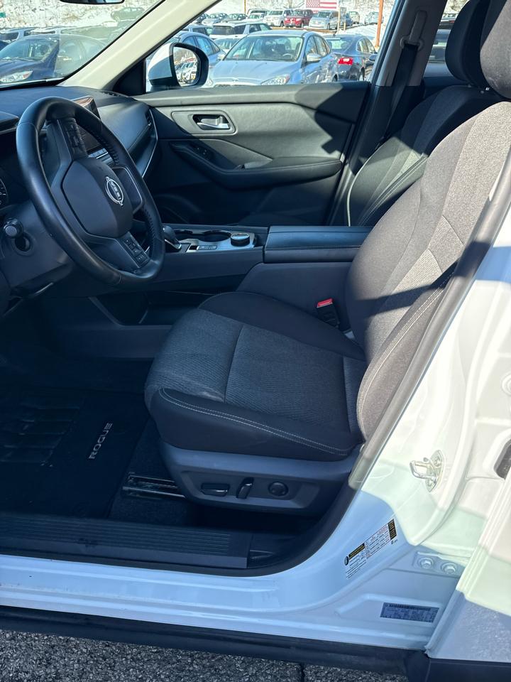 Nissan Rogue SV 4D SUV AWD 2025