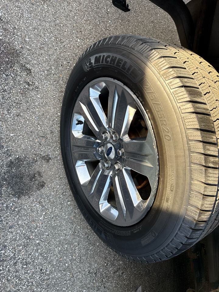 Ford F-150 4WD SuperCrew 139" XLT 2018