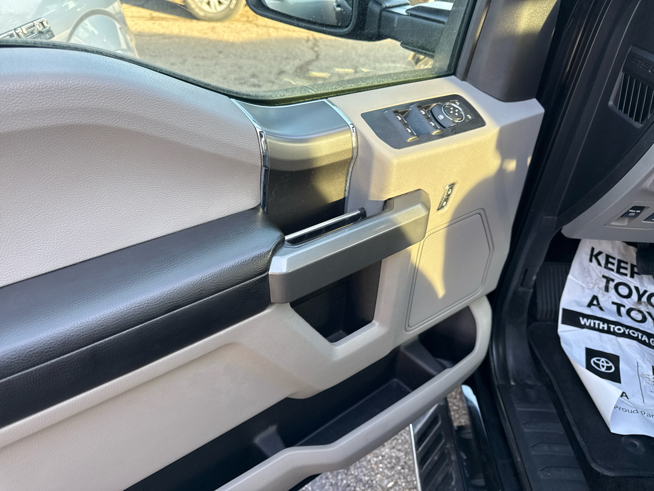 Ford F-150 4WD SuperCrew 139" XLT 2018