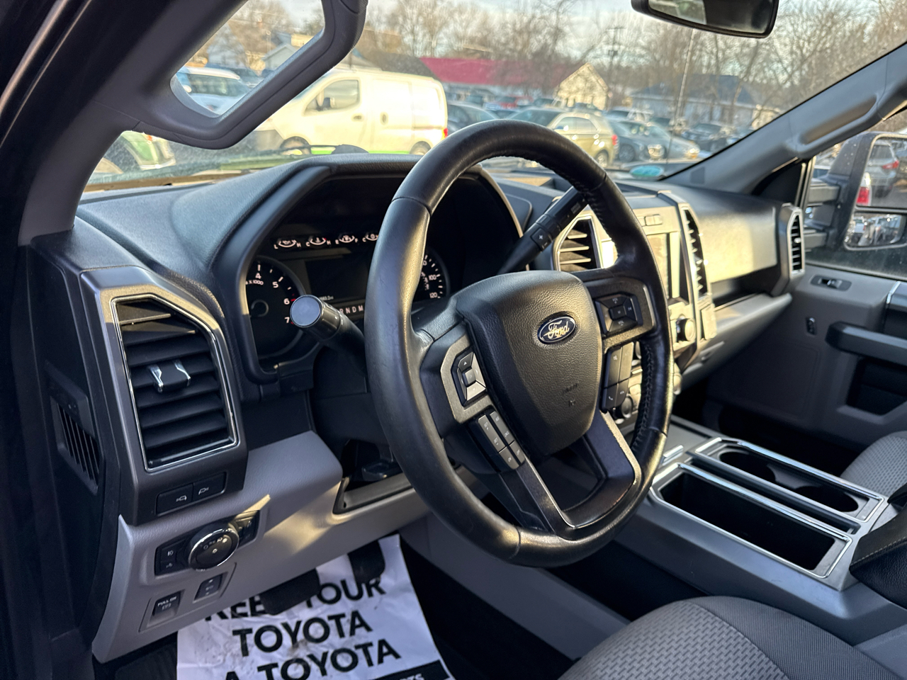 Ford F-150 4WD SuperCrew 139" XLT 2018