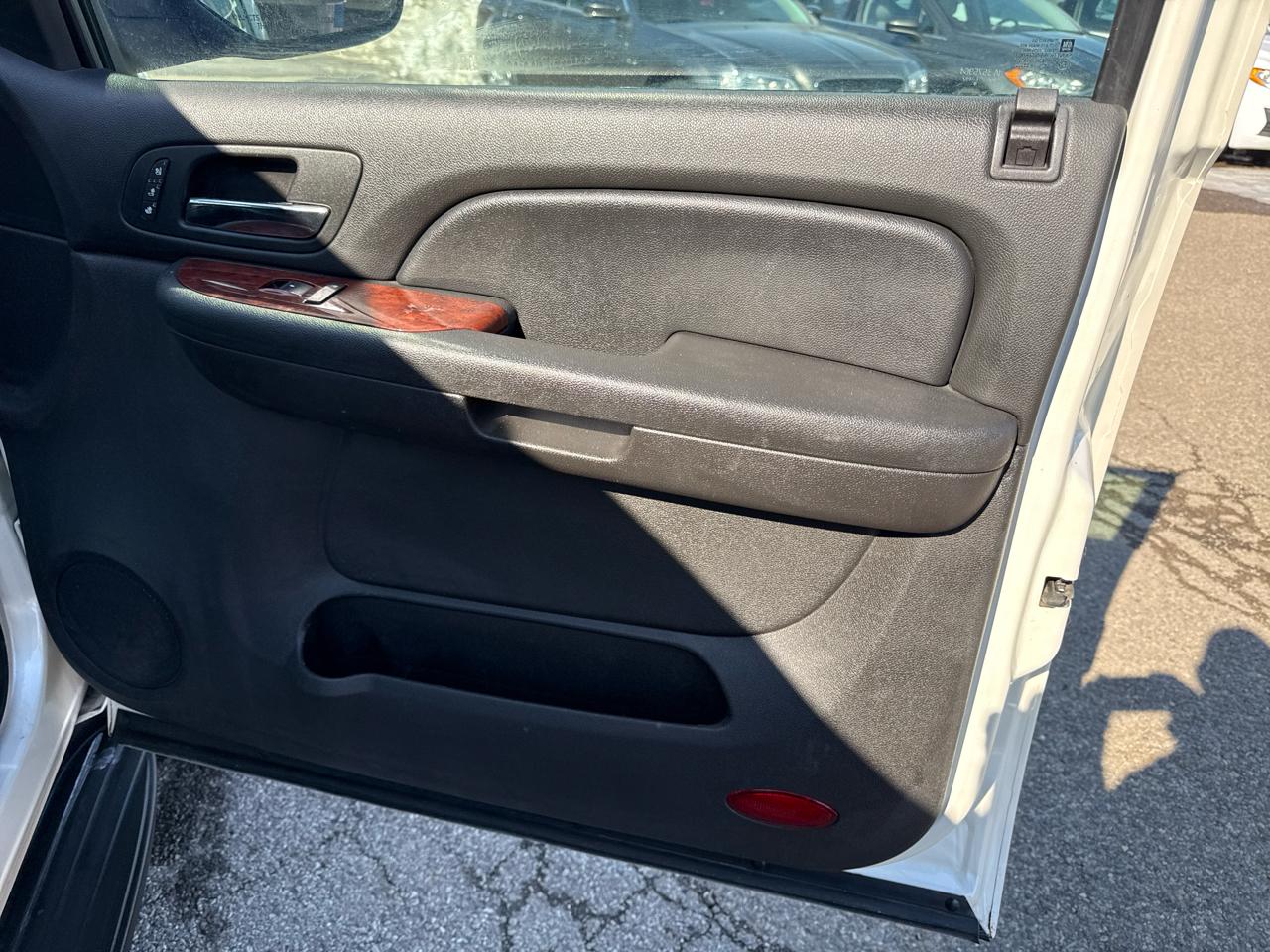 Chevrolet Tahoe 4WD 4dr 1500 LTZ 2009