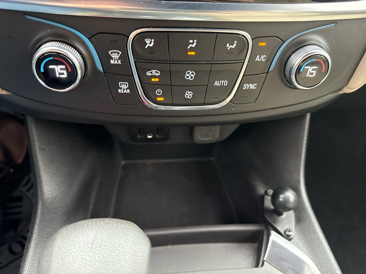 Chevrolet Traverse AWD 4dr LS w/1FL 2022