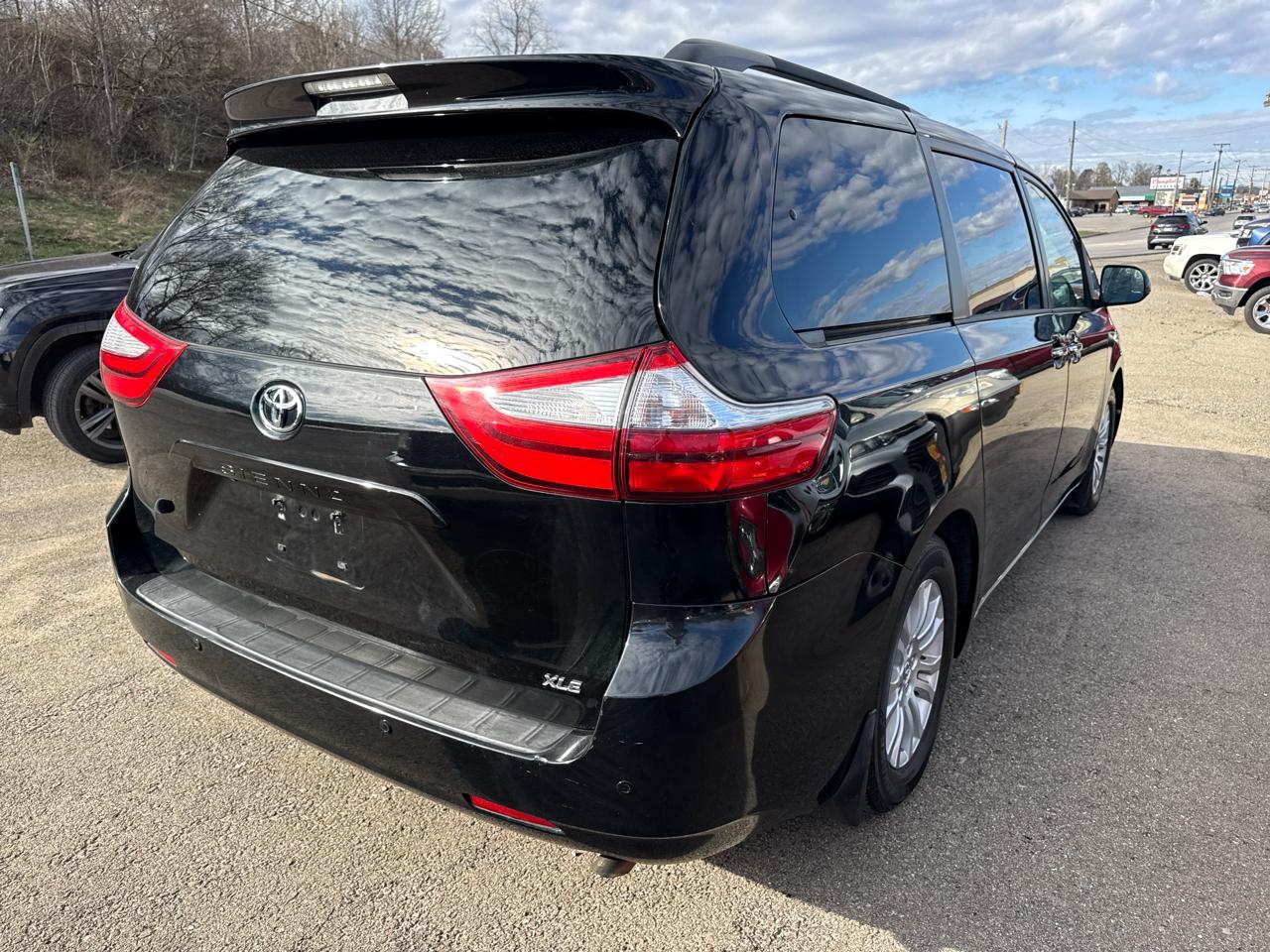 Toyota Sienna 5dr 8-Pass Van XLE Premium FWD (Natl) 2015