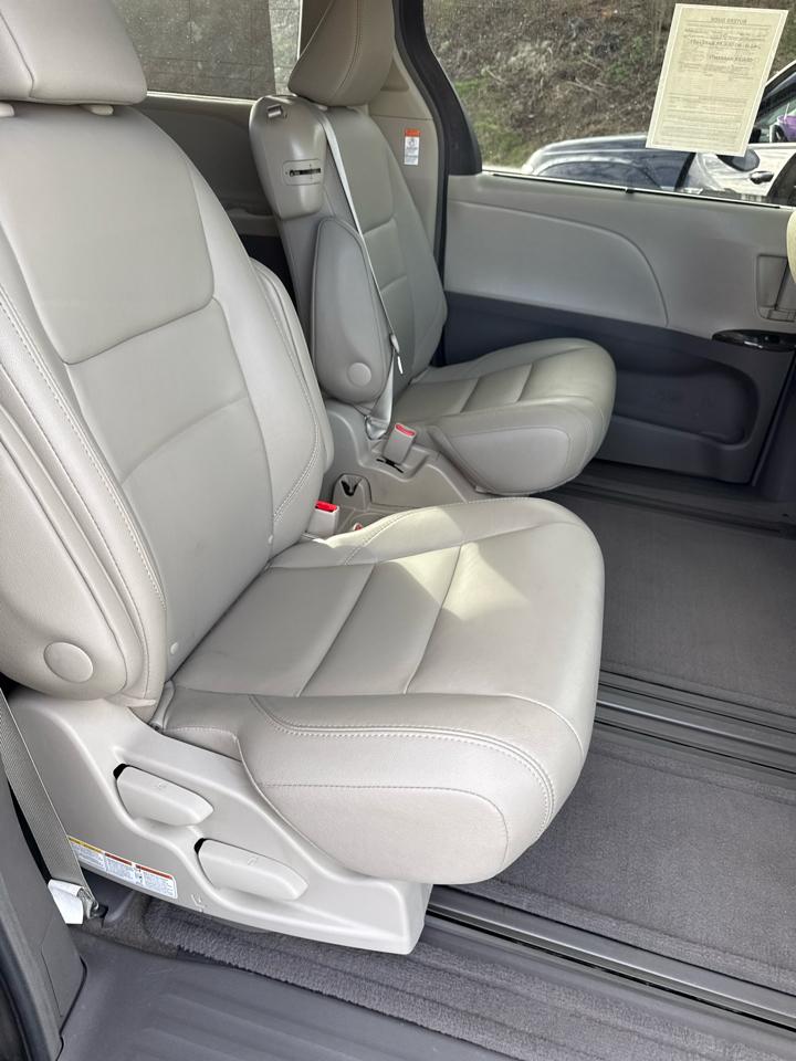 Toyota Sienna 5dr 8-Pass Van XLE Premium FWD (Natl) 2015