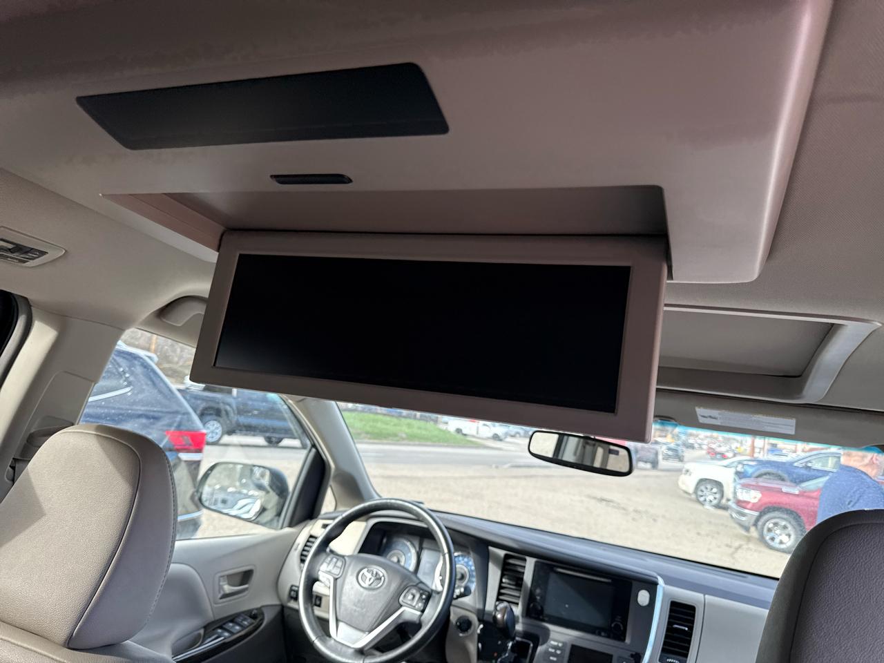 Toyota Sienna 5dr 8-Pass Van XLE Premium FWD (Natl) 2015