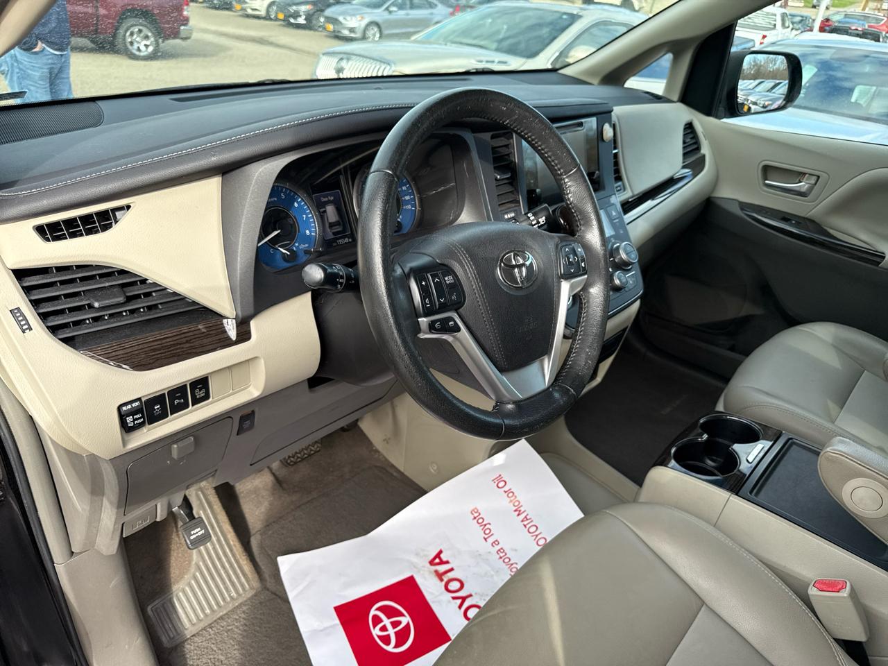 Toyota Sienna 5dr 8-Pass Van XLE Premium FWD (Natl) 2015