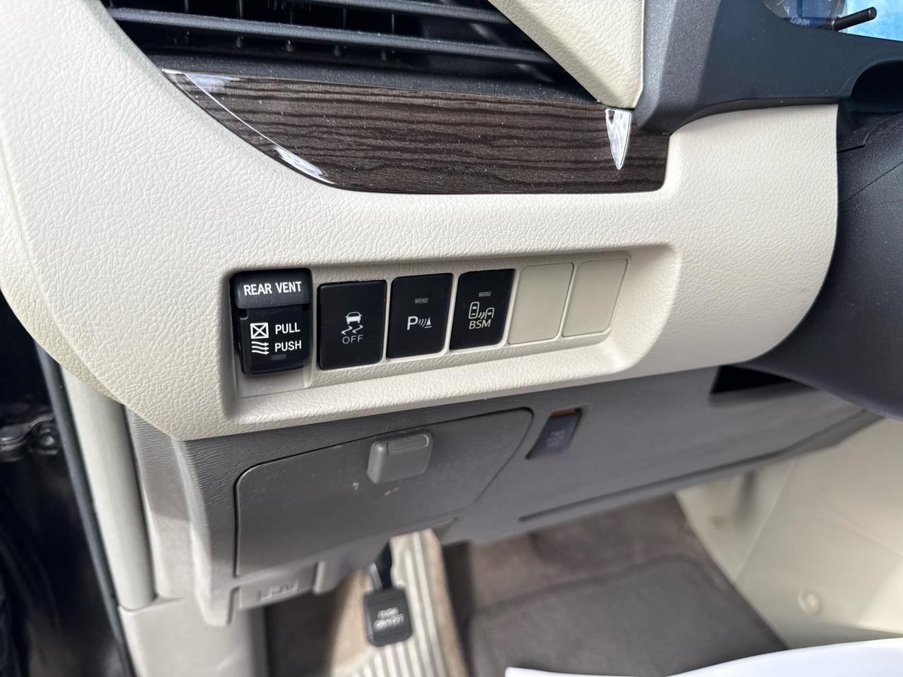 Toyota Sienna 5dr 8-Pass Van XLE Premium FWD (Natl) 2015