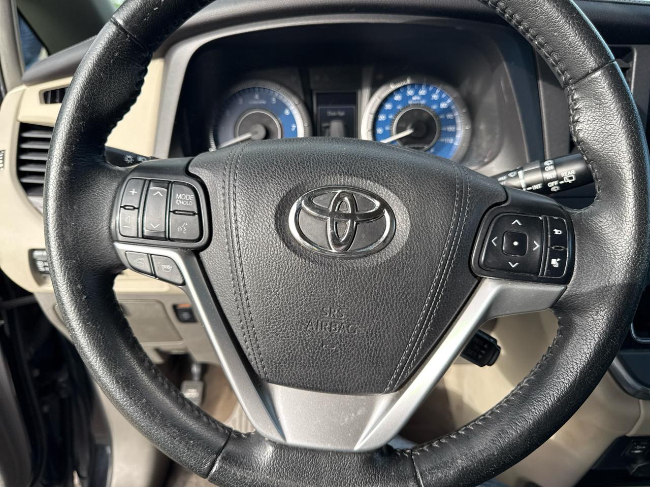 Toyota Sienna 5dr 8-Pass Van XLE Premium FWD (Natl) 2015