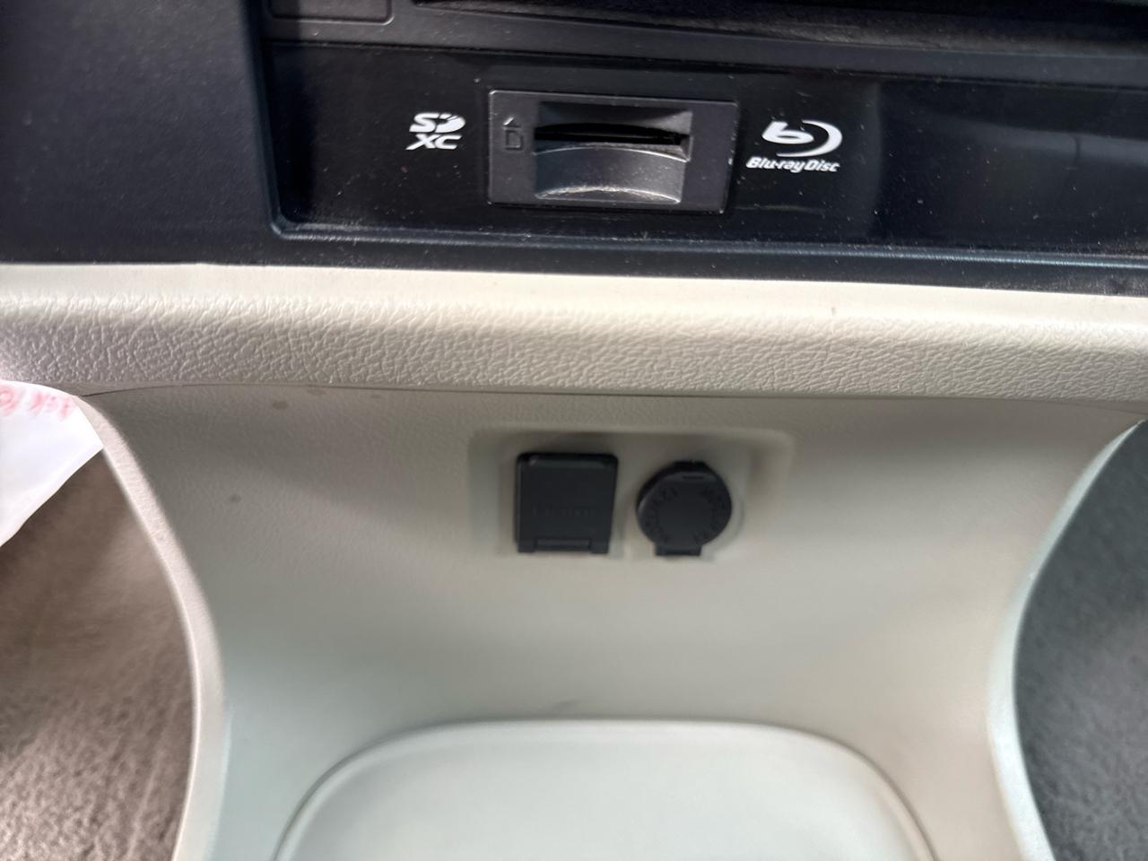 Toyota Sienna 5dr 8-Pass Van XLE Premium FWD (Natl) 2015