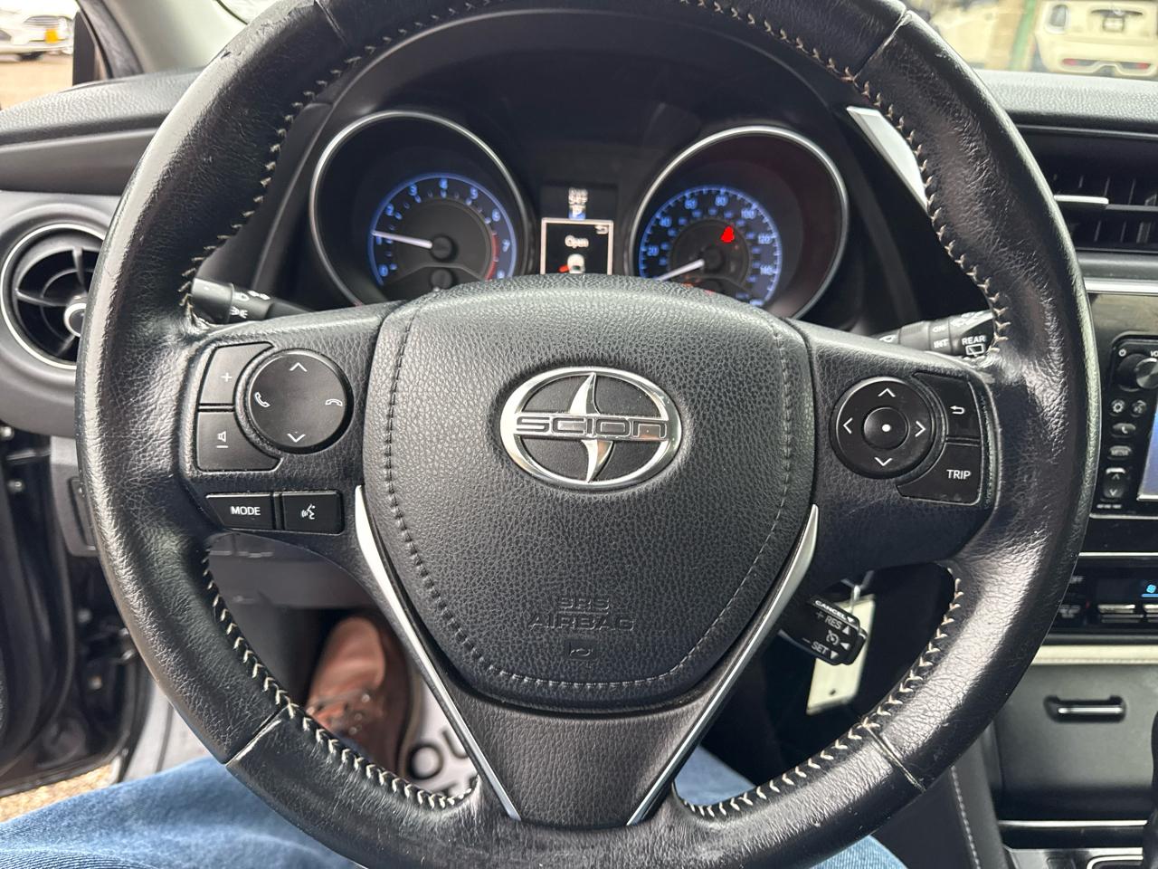 Scion iM 5dr HB Man (Natl) 2016