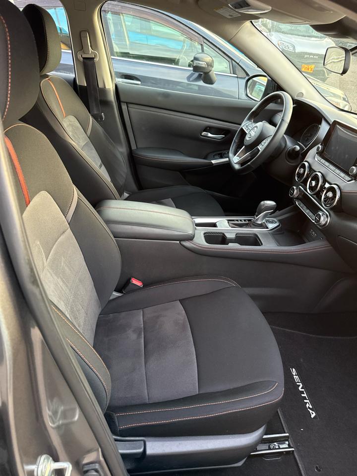 Nissan Sentra SR CVT 2021