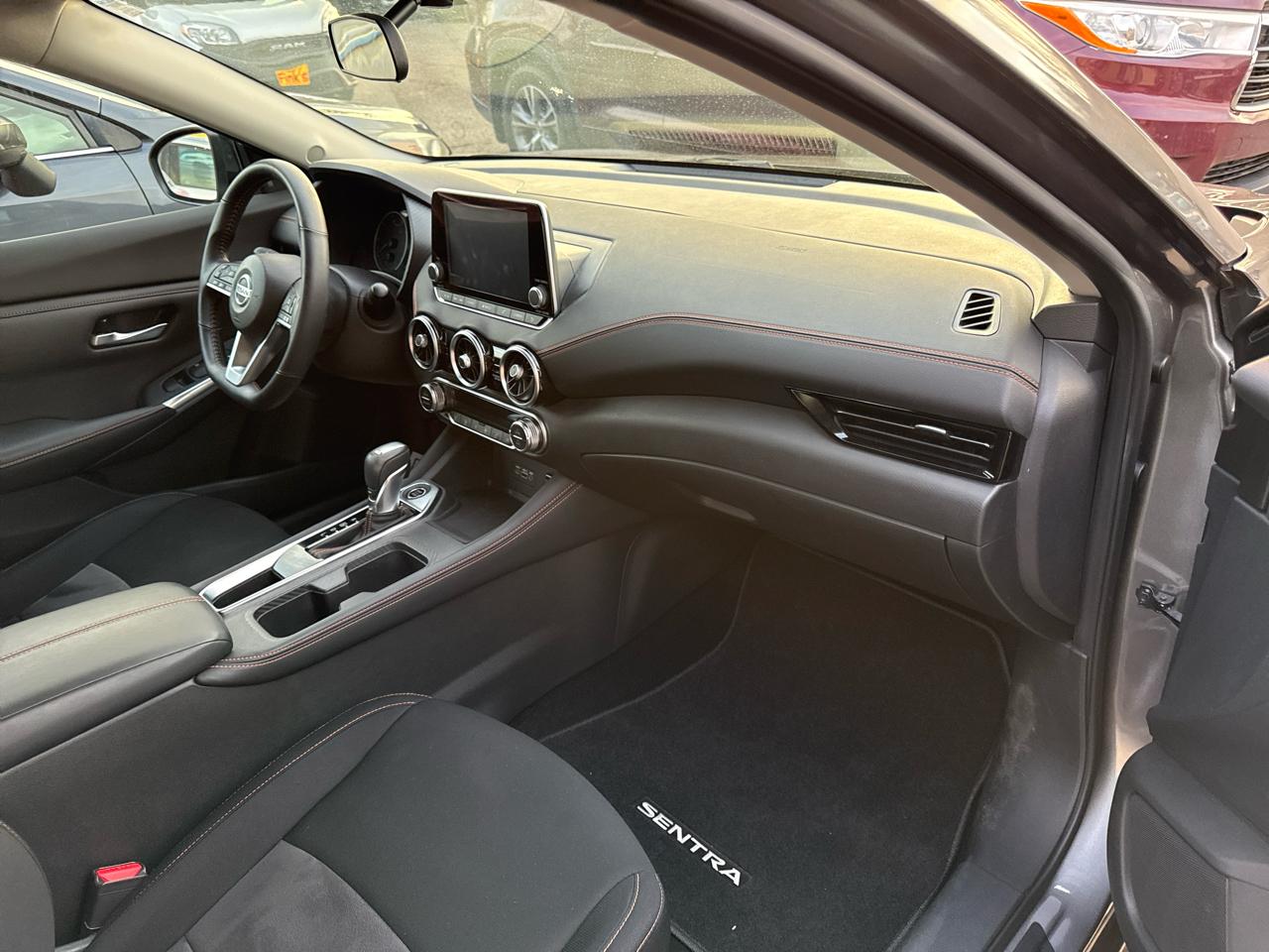 Nissan Sentra SR CVT 2021