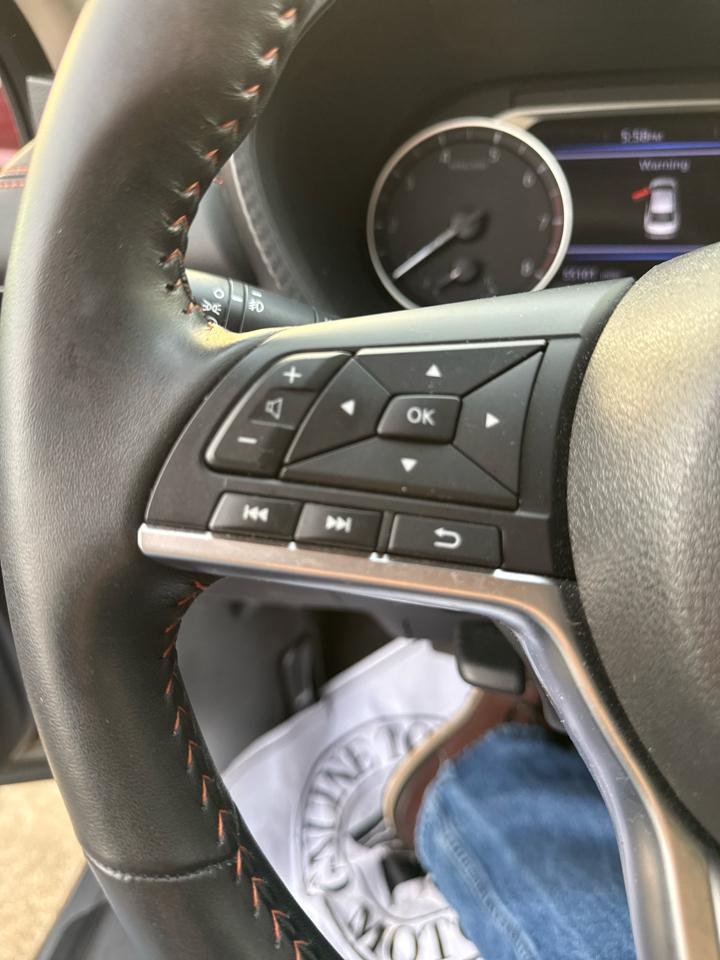 Nissan Sentra SR CVT 2021