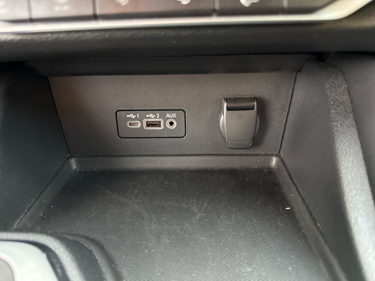 Nissan Sentra SR CVT 2021