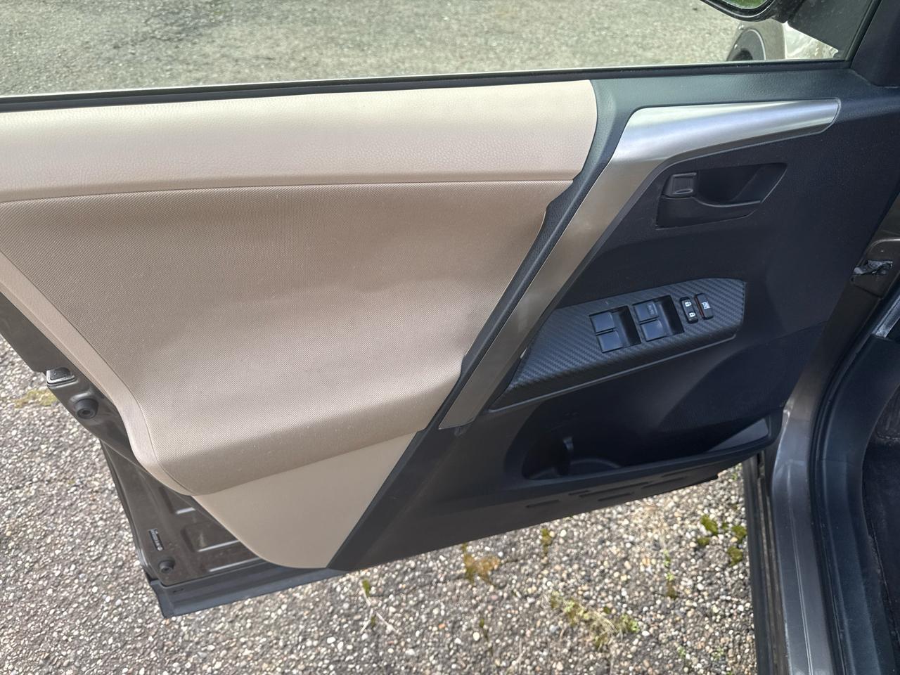 Toyota RAV4 AWD 4dr XLE (Natl) 2013